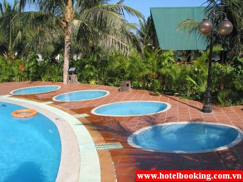Bốn Biển Mũi Né Resort
